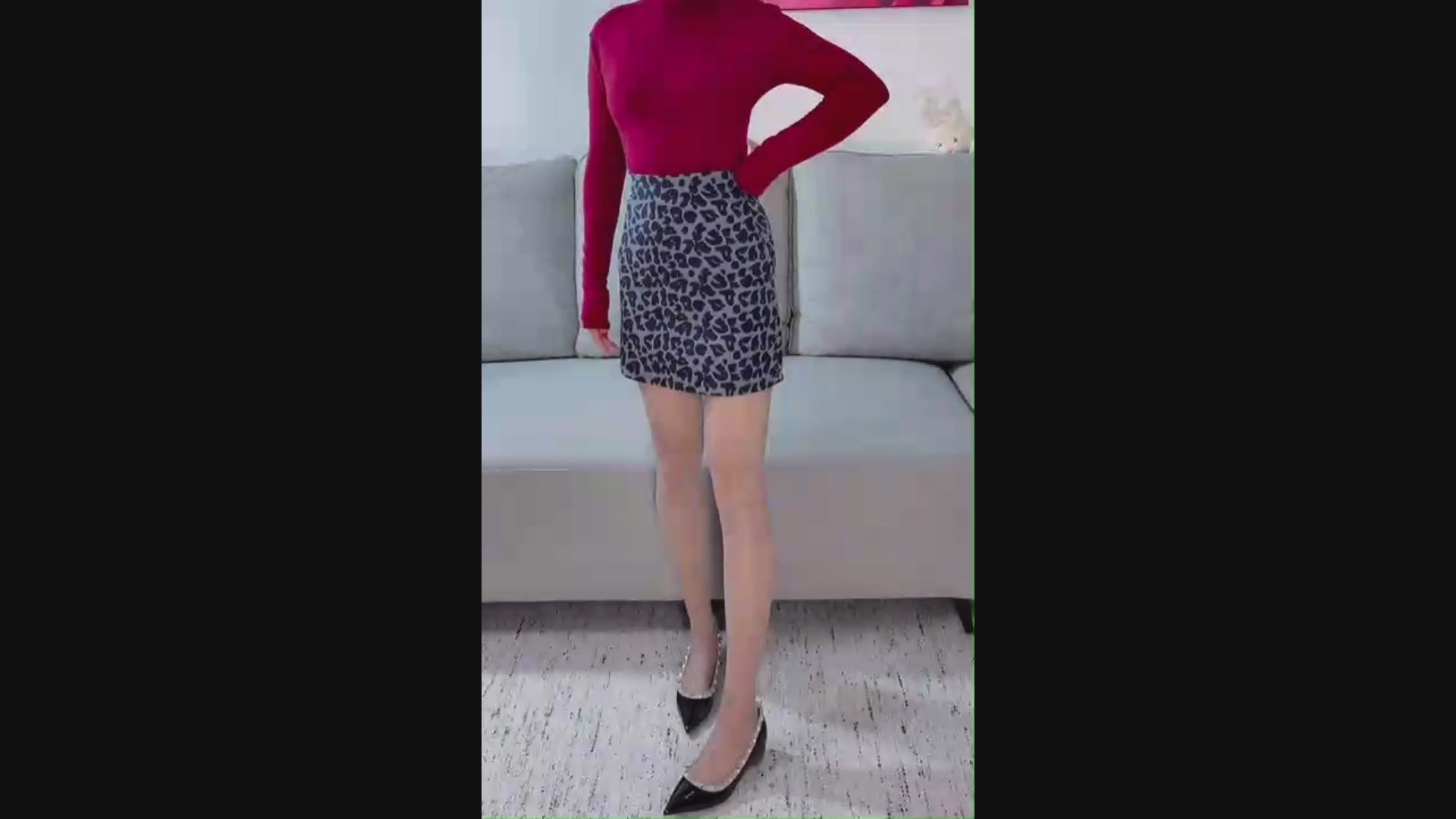 Detailed view of seamless waistband and reinforced toe design, crafted for durability, comfort, and smooth leg contour.